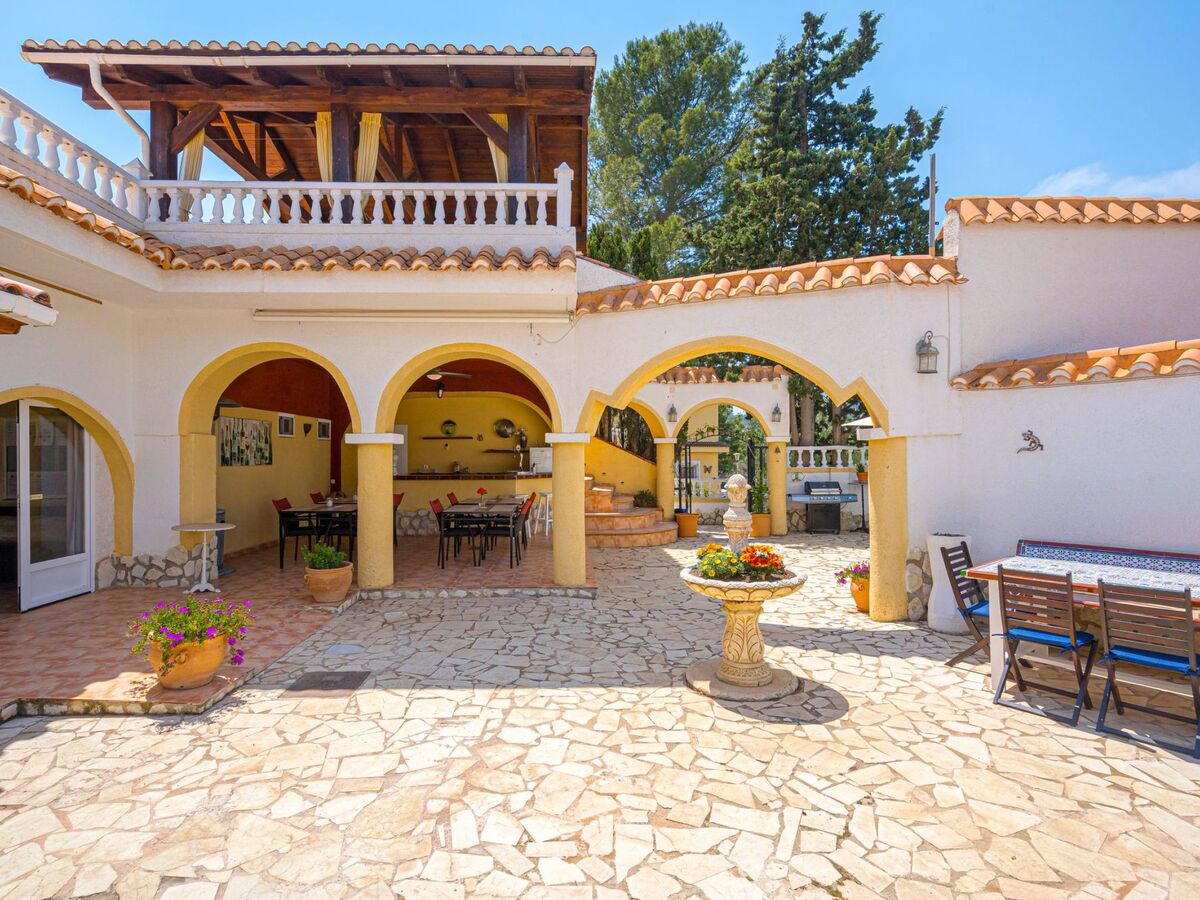 Finca Bilou – 5 chambres, piscine et jacuzzi privés à Aigües - Photo 5