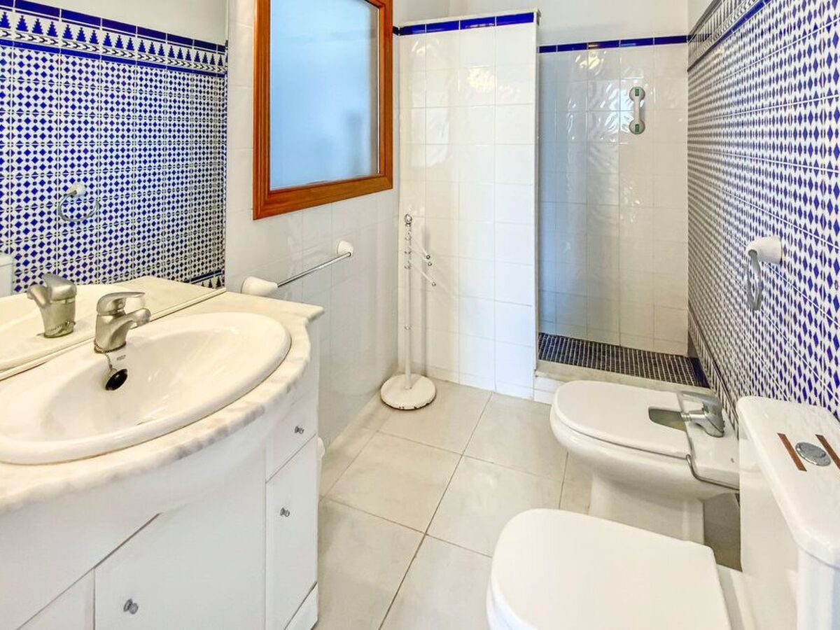 Villa La Galesa – vue mer sur Ibiza, 3 ch. en suite à Javea - Photo 13