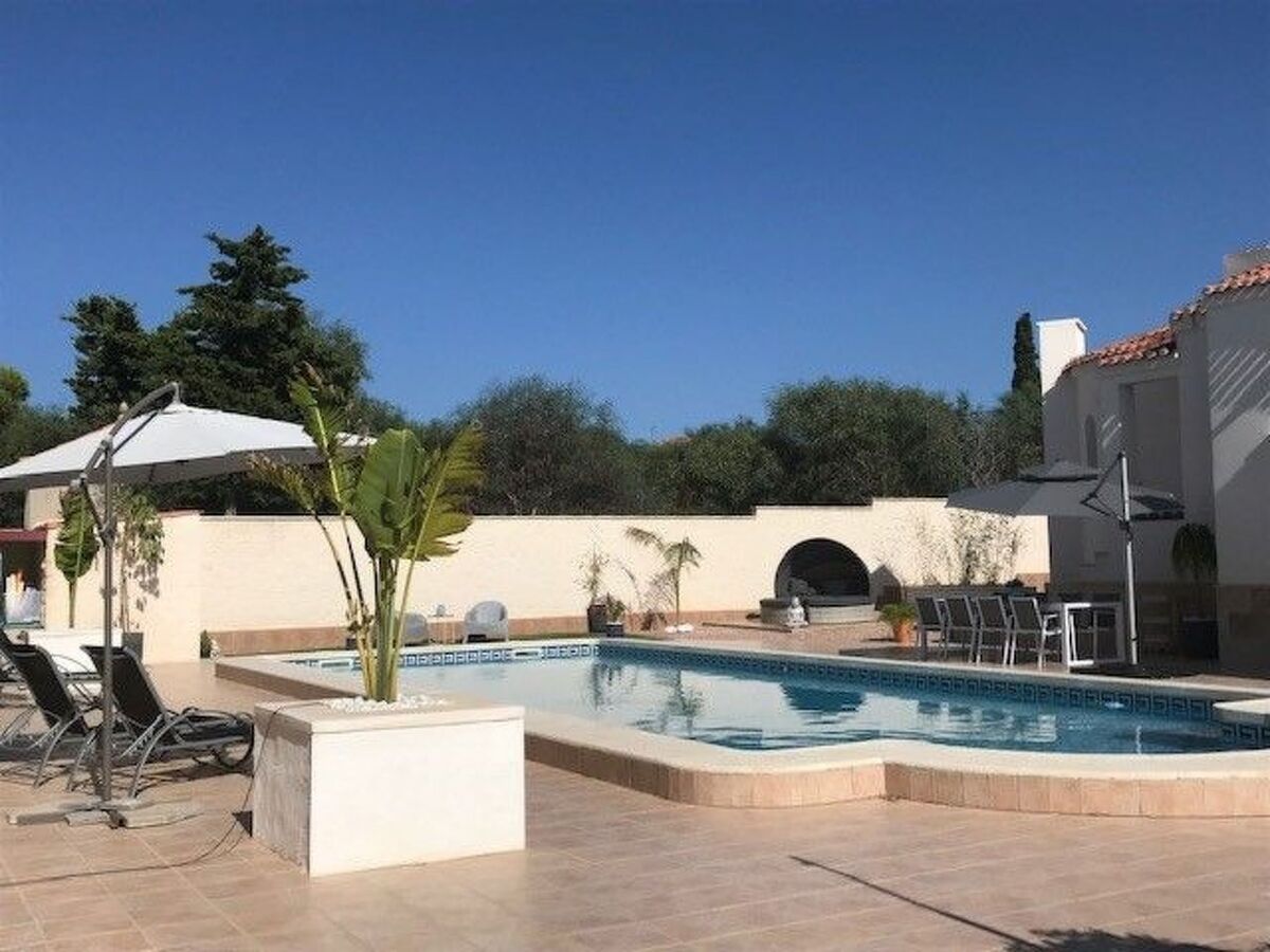 Casa Velazquez – Maison rénovée avec piscine 13x5 m à La Siesta - Photo 3