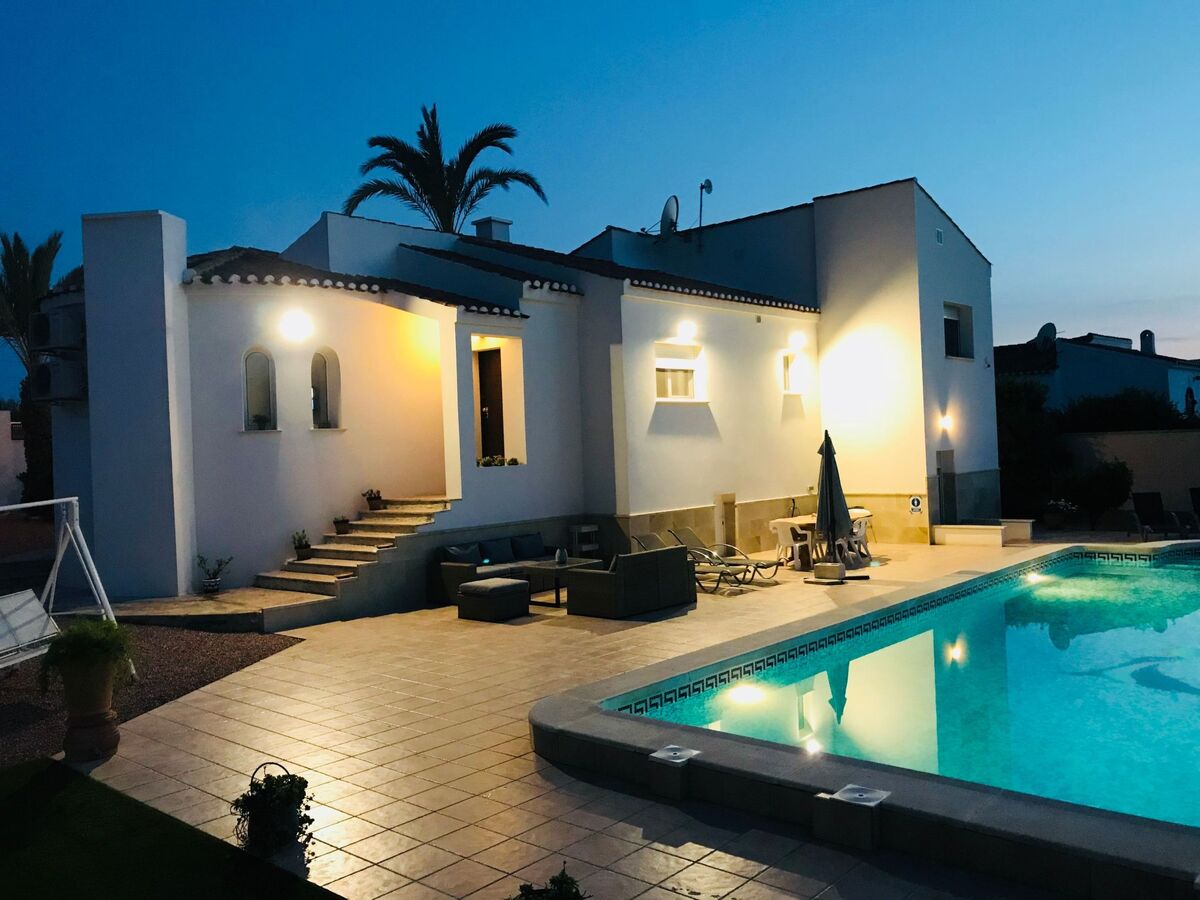 Casa Velazquez – Maison rénovée avec piscine 13x5 m à La Siesta - Photo 5