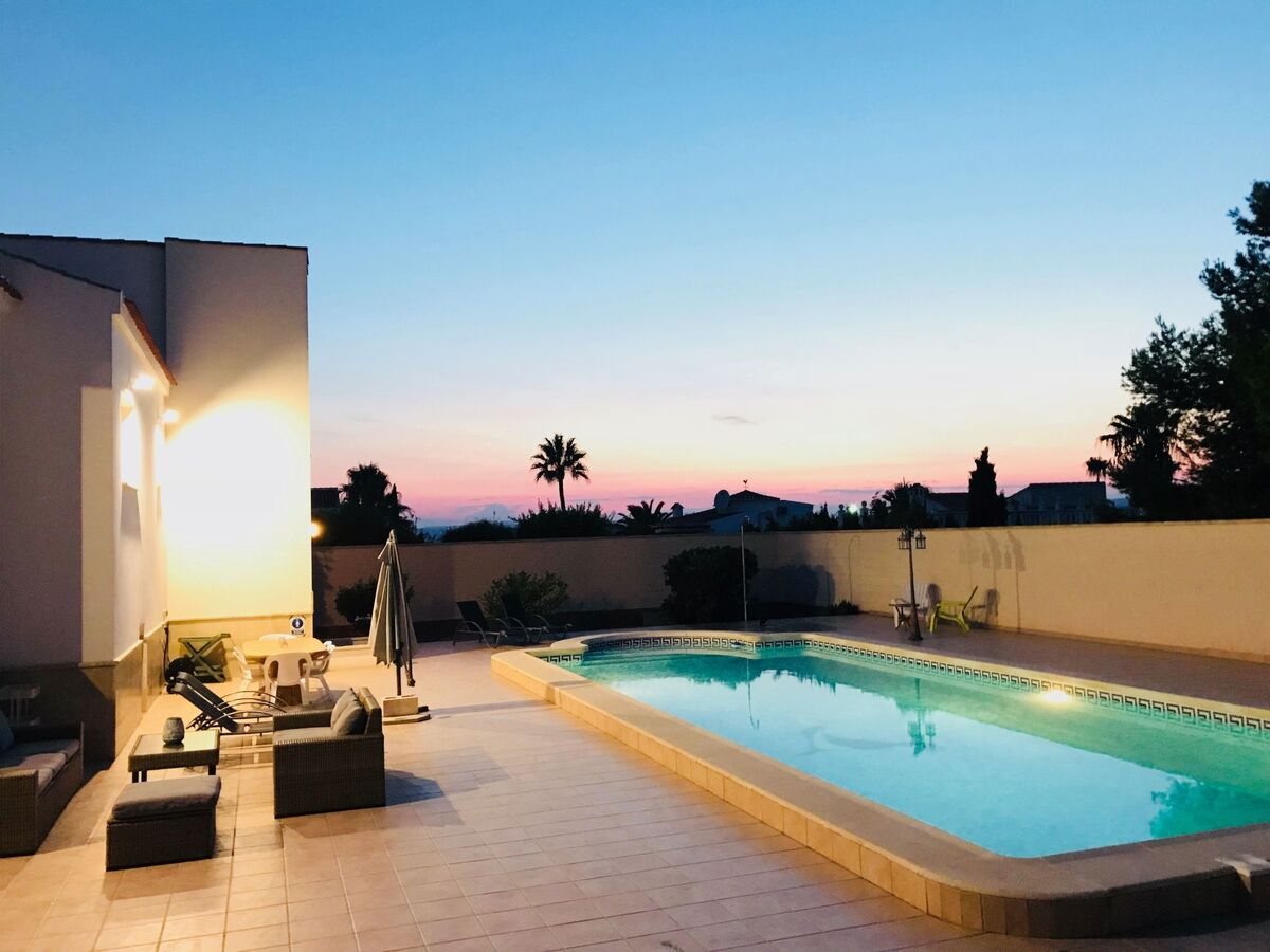 Casa Velazquez – Maison rénovée avec piscine 13x5 m à La Siesta - Photo 7