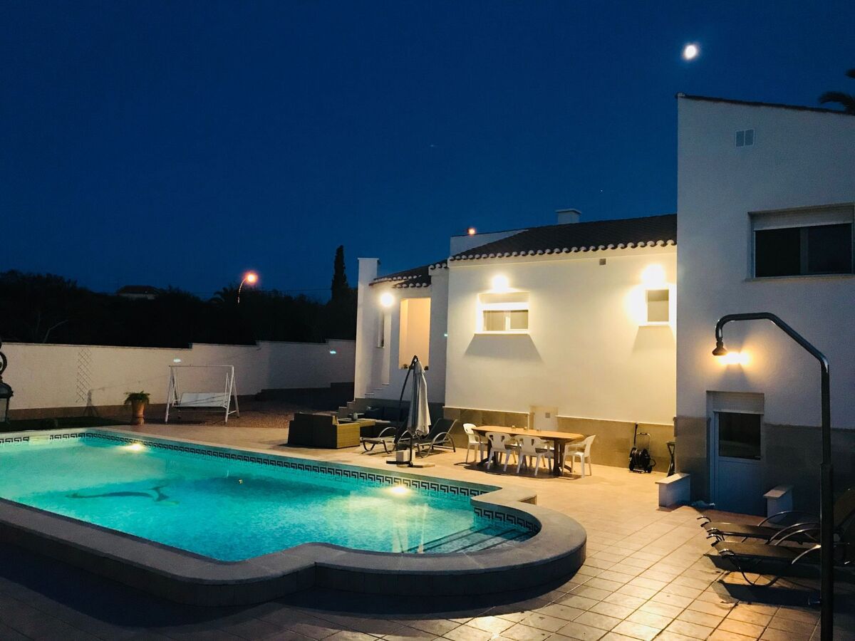 Casa Velazquez – Maison rénovée avec piscine 13x5 m à La Siesta - Photo 8