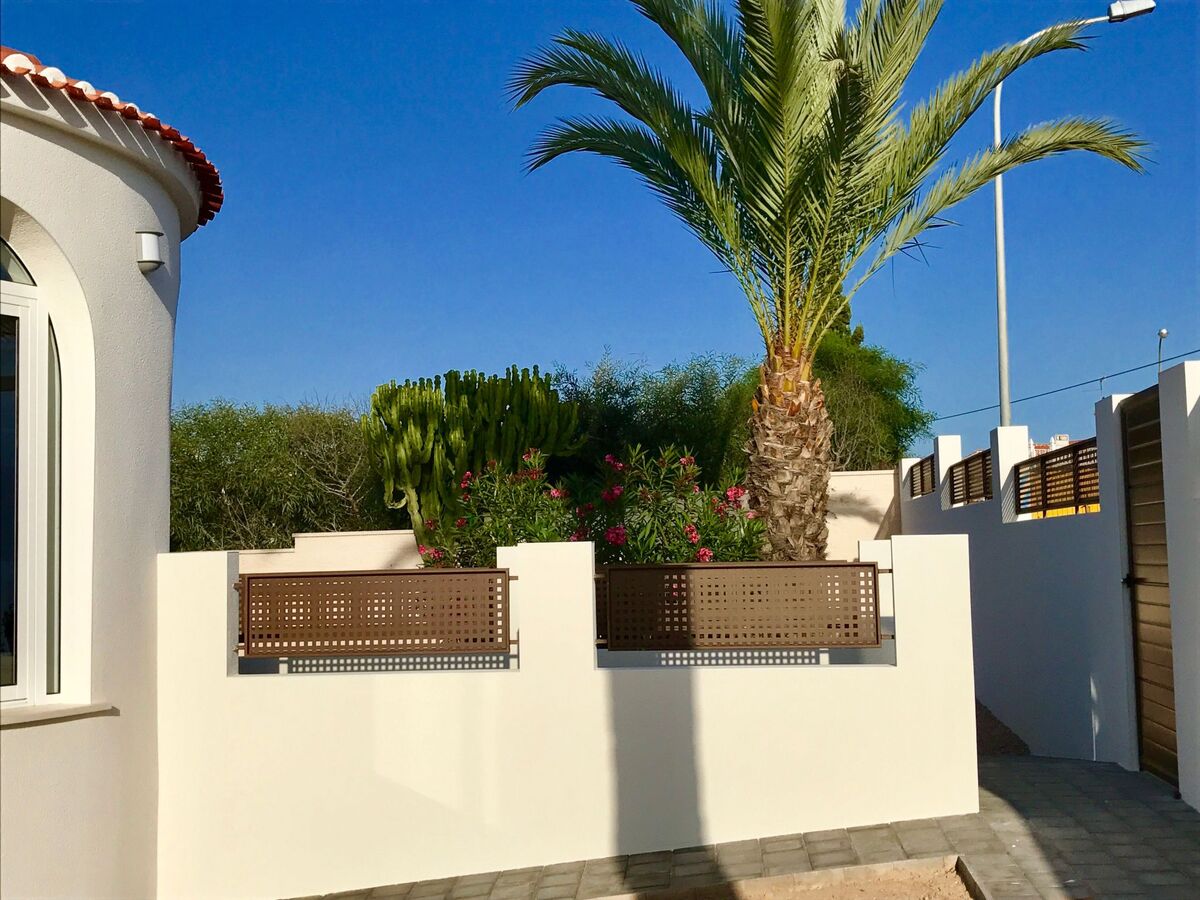 Casa Velazquez – Maison rénovée avec piscine 13x5 m à La Siesta - Photo 17