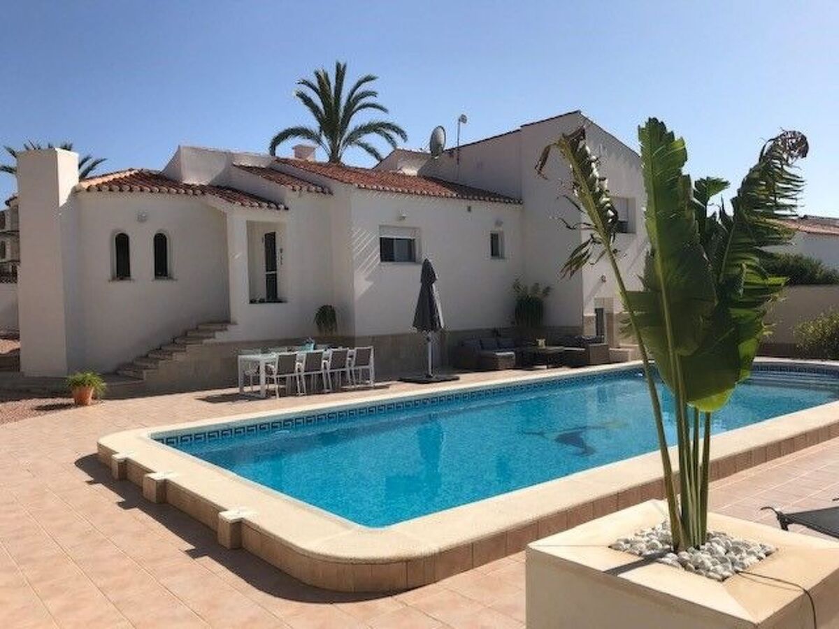 Casa Velazquez – Maison rénovée avec piscine 13x5 m à La Siesta - Photo 31