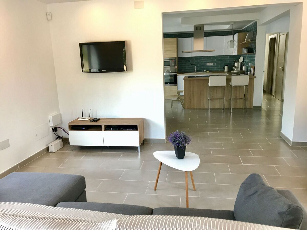 Casa Velazquez – Maison rénovée avec piscine 13x5 m à La Siesta - Photo 35