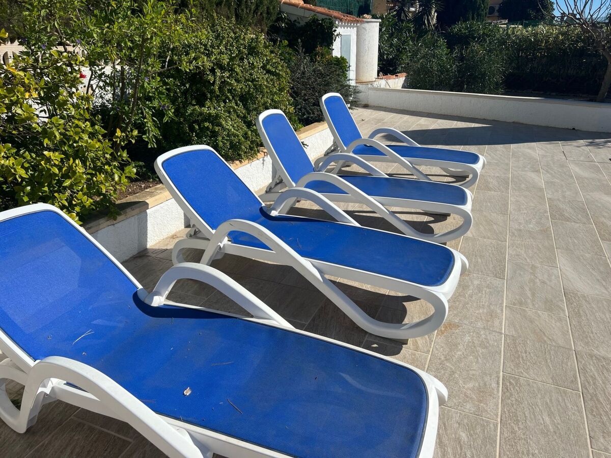 Maison plain-pied avec piscine 4×8 m à Calpe, jardin méditerranéen - Photo 6