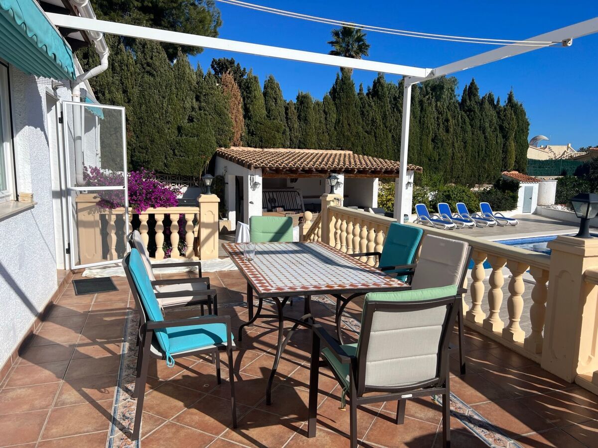 Maison plain-pied avec piscine 4×8 m à Calpe, jardin méditerranéen - Photo 10
