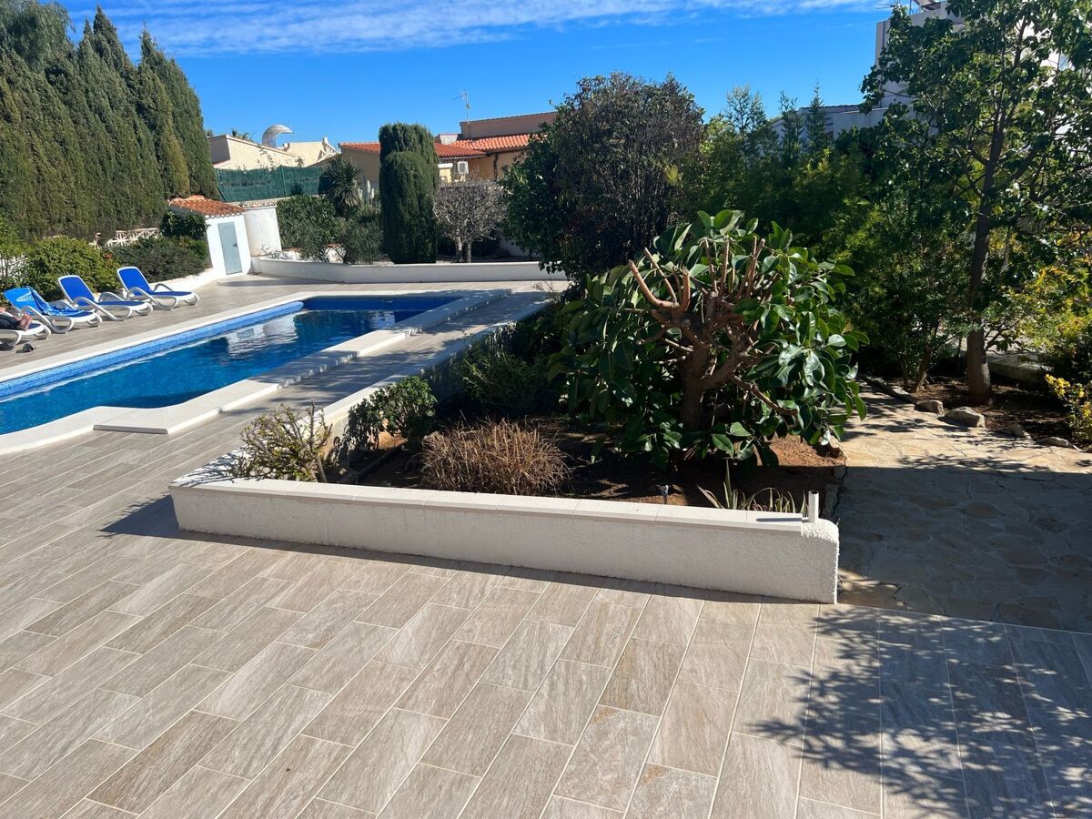 Maison plain-pied avec piscine 4×8 m à Calpe, jardin méditerranéen - Photo 13