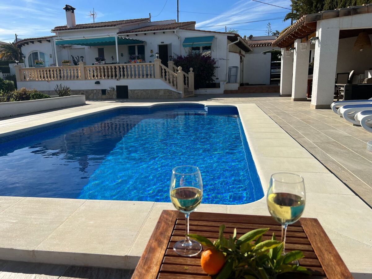Maison plain-pied avec piscine 4×8 m à Calpe, jardin méditerranéen - Photo 18