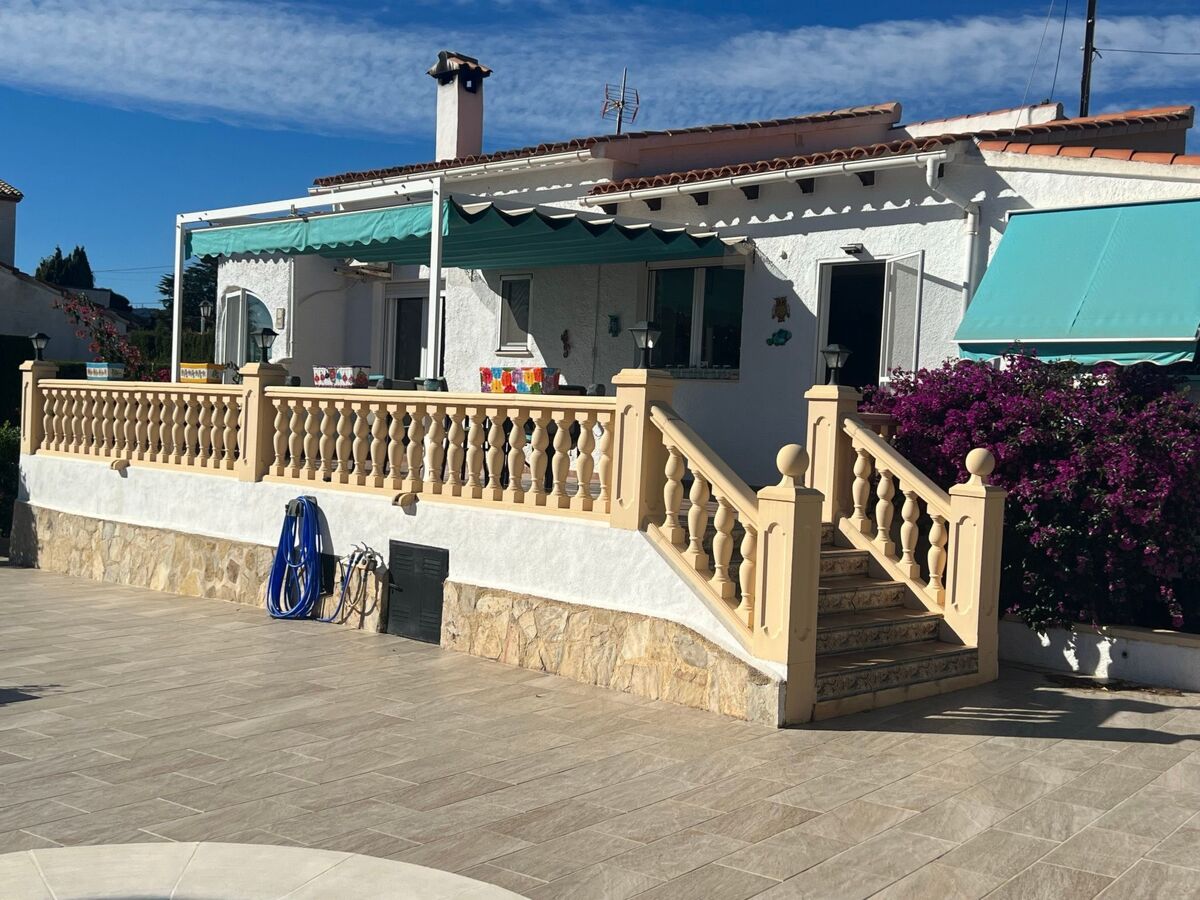 Maison plain-pied avec piscine 4×8 m à Calpe, jardin méditerranéen - Photo 19