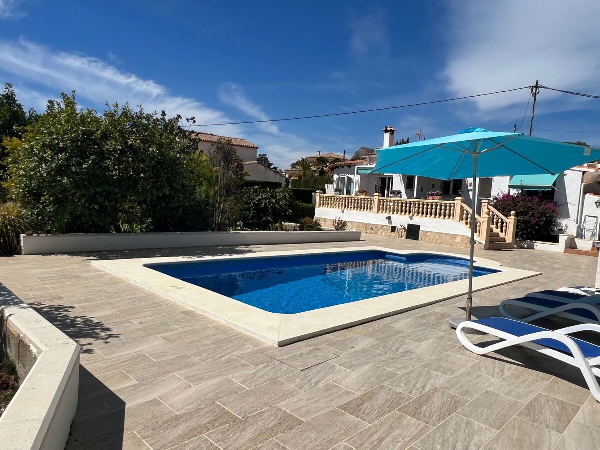 Maison plain-pied avec piscine 4×8 m à Calpe, jardin méditerranéen - Photo 21