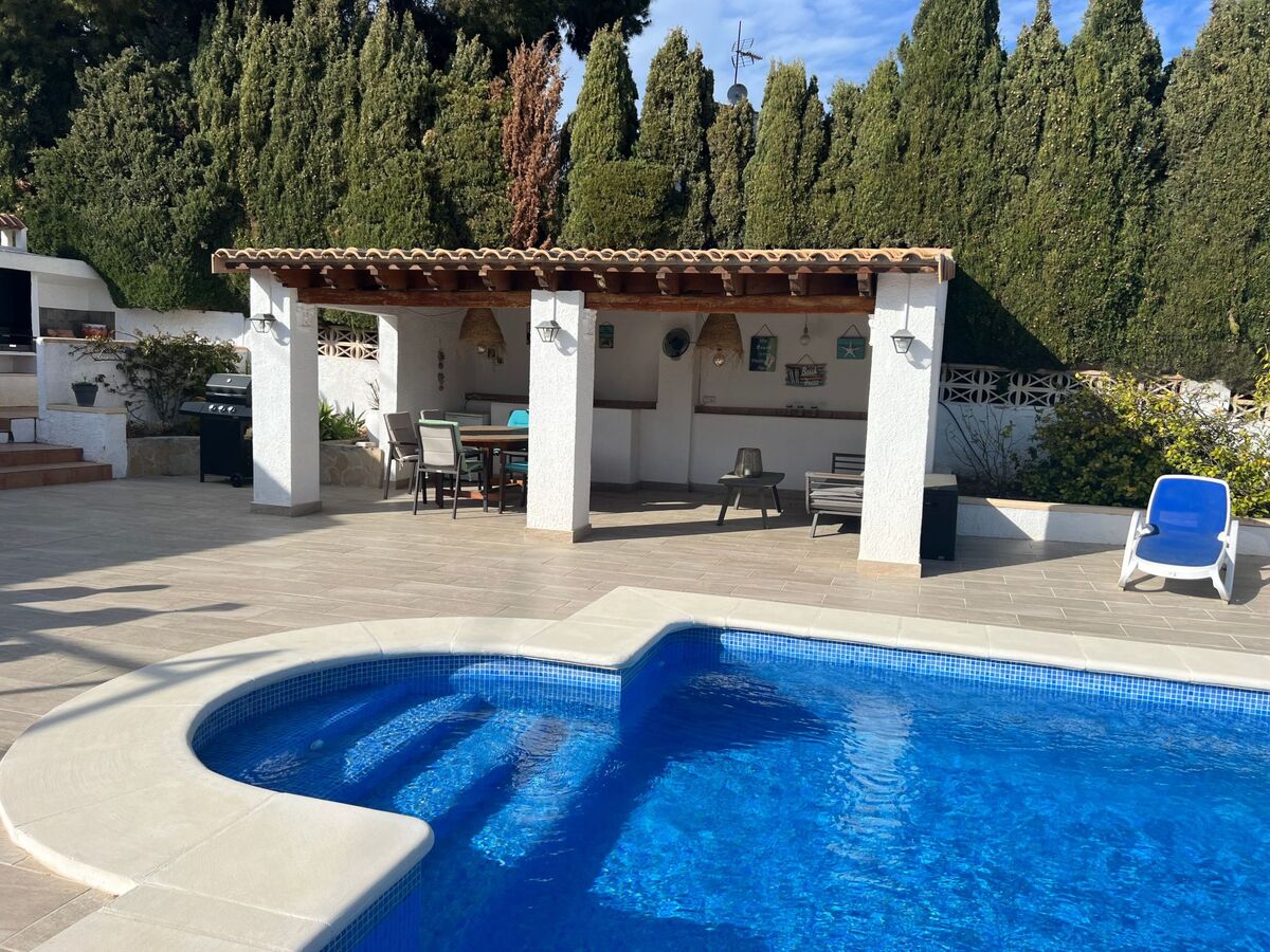 Maison plain-pied avec piscine 4×8 m à Calpe, jardin méditerranéen - Photo 24