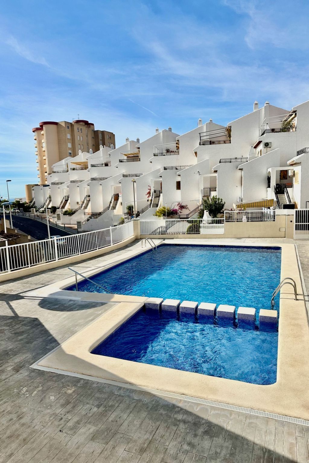 Bungalow Santa Pola II – 3 chambres, piscine, près de la mer - Photo 1