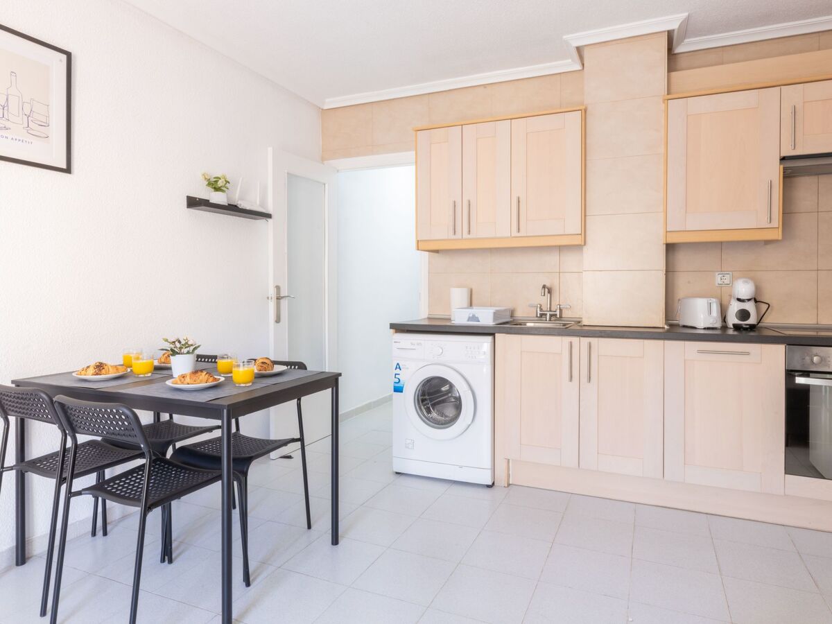 Appartement « Peter » avec balcon à Torrevieja - Photo 1