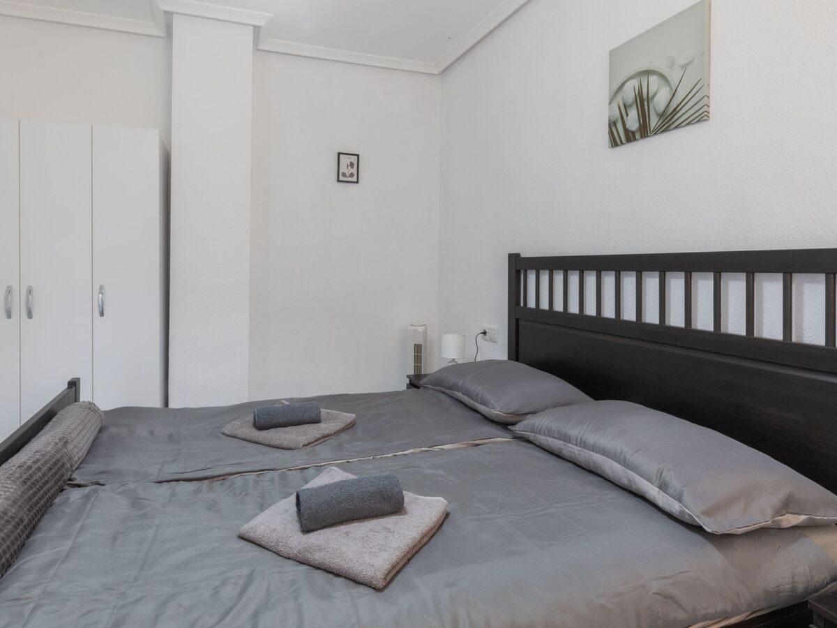 Appartement « Peter » avec balcon à Torrevieja - Photo 4