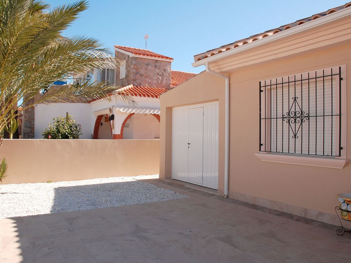 Maison 4 chambres à El Carmoli, piscine et toit-terrasse à 200 m de la plage - Photo 2