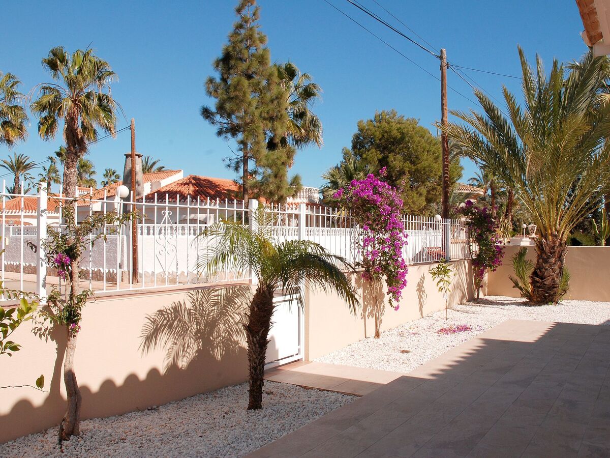 Maison 4 chambres à El Carmoli, piscine et toit-terrasse à 200 m de la plage - Photo 3
