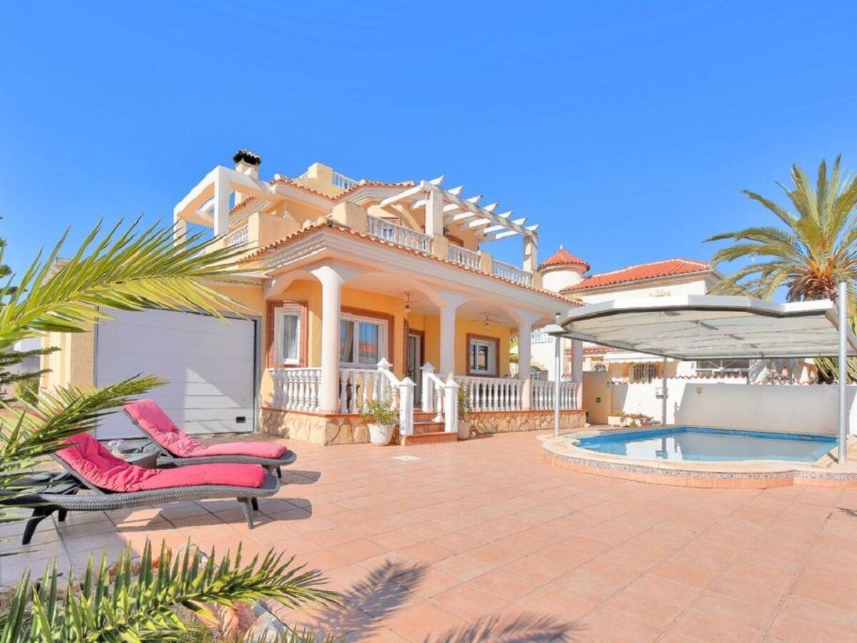 Maison avec piscine privée à 100 m de la plage, El Carmoli - Photo 1
