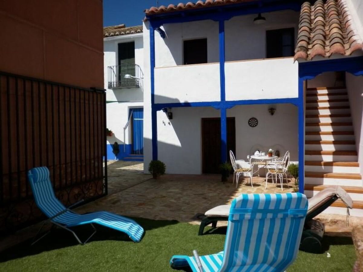 Maison de La Mancha à Granetula – piscine privée, 425 m² - Photo 1
