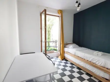 Location appartement à Paris, Zimmer mit Badezimmer