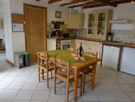 in Vesly mit Beheiztem gemeinsamem Pool, Maison 5 personnes à Bretteville sur Ay - Photo 6