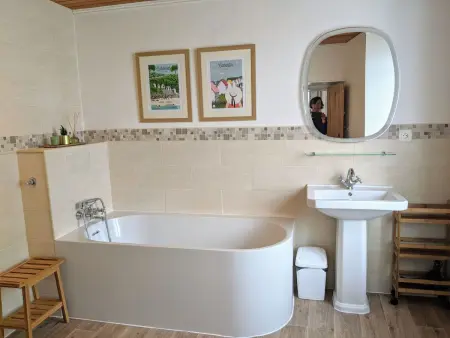 in Vesly mit Beheiztem gemeinsamem Pool, Maison 5 personnes à Bretteville sur Ay - Photo 12