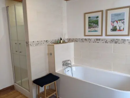 in Vesly mit Beheiztem gemeinsamem Pool, Maison 5 personnes à Bretteville sur Ay - Photo 13