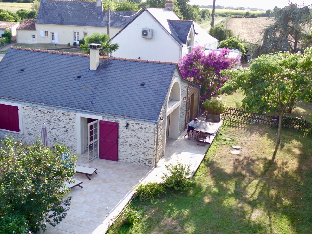Au Bas Chalonge Gîte – Ancienne grange 8 hectares - Photo 2