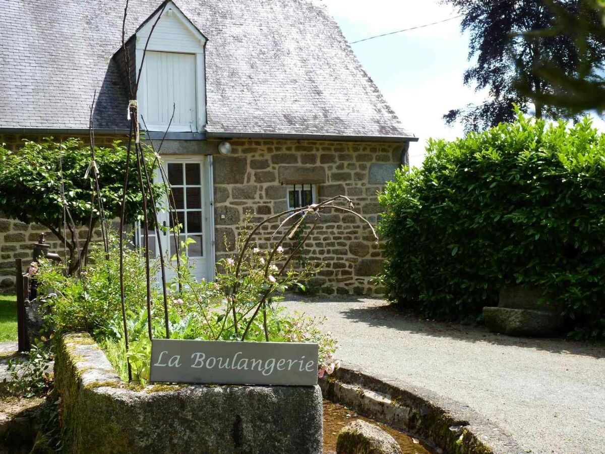 Ancien fournil du XVIIe siècle, domaine privé en Bretagne - Photo 2