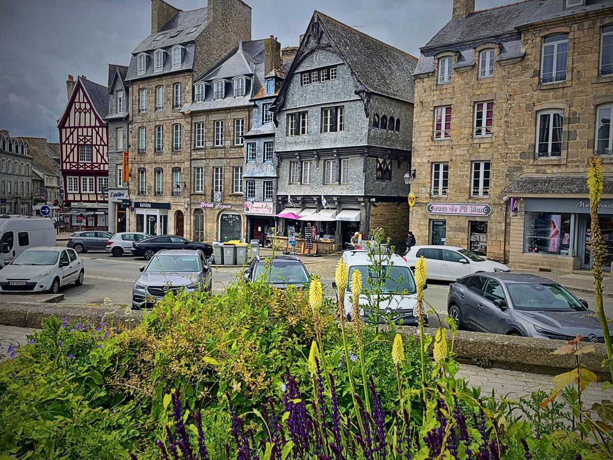 Maison de ville du 17e siècle au cœur historique - Photo 2