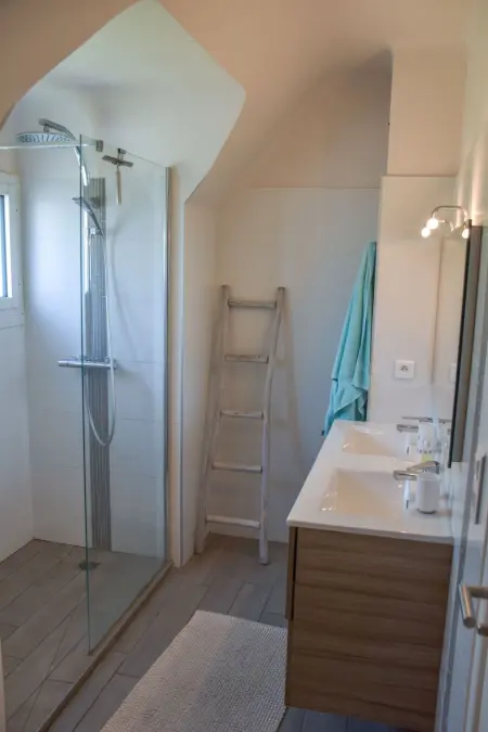 Villa moderne 4 chambres face à la plage à Concarneau : photo 48