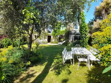 Großes Familienhaus mit schön angelegtem Garten, Maison 15 personnes à Brest : photo 37