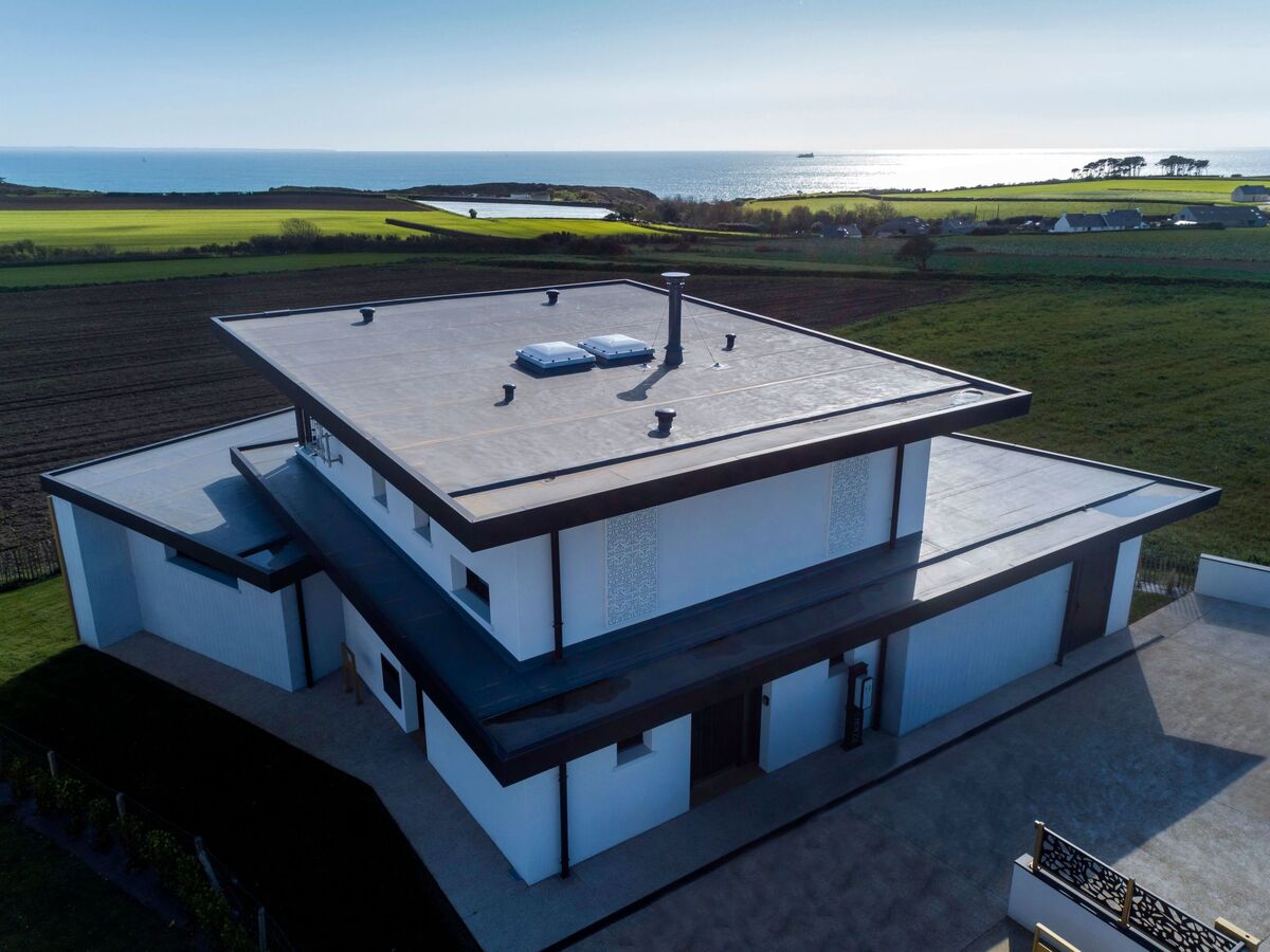 Maison vue mer avec spa privatif à Plougonvelin - Photo 4