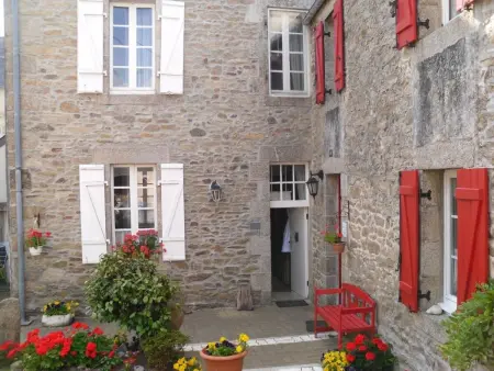Küstennahes, bretonisches Ferienhaus mit Kamin, Maison 9 personnes à Plouguerneau - Photo 1