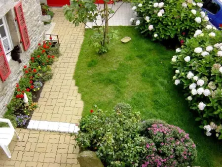 Küstennahes, bretonisches Ferienhaus mit Kamin, Maison 9 personnes à Plouguerneau - Photo 2
