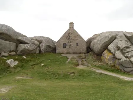 Küstennahes, bretonisches Ferienhaus mit Kamin, Maison 9 personnes à Plouguerneau - Photo 25