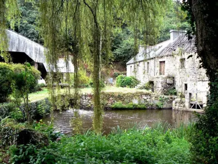 Küstennahes, bretonisches Ferienhaus mit Kamin, Maison 9 personnes à Plouguerneau - Photo 43