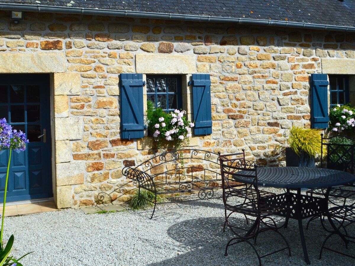 Maison bretonne avec jardin et barbecue à Plonevez-Porzay - Photo 1