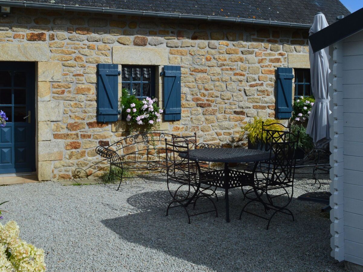 Maison bretonne avec jardin et barbecue à Plonevez-Porzay - Photo 3