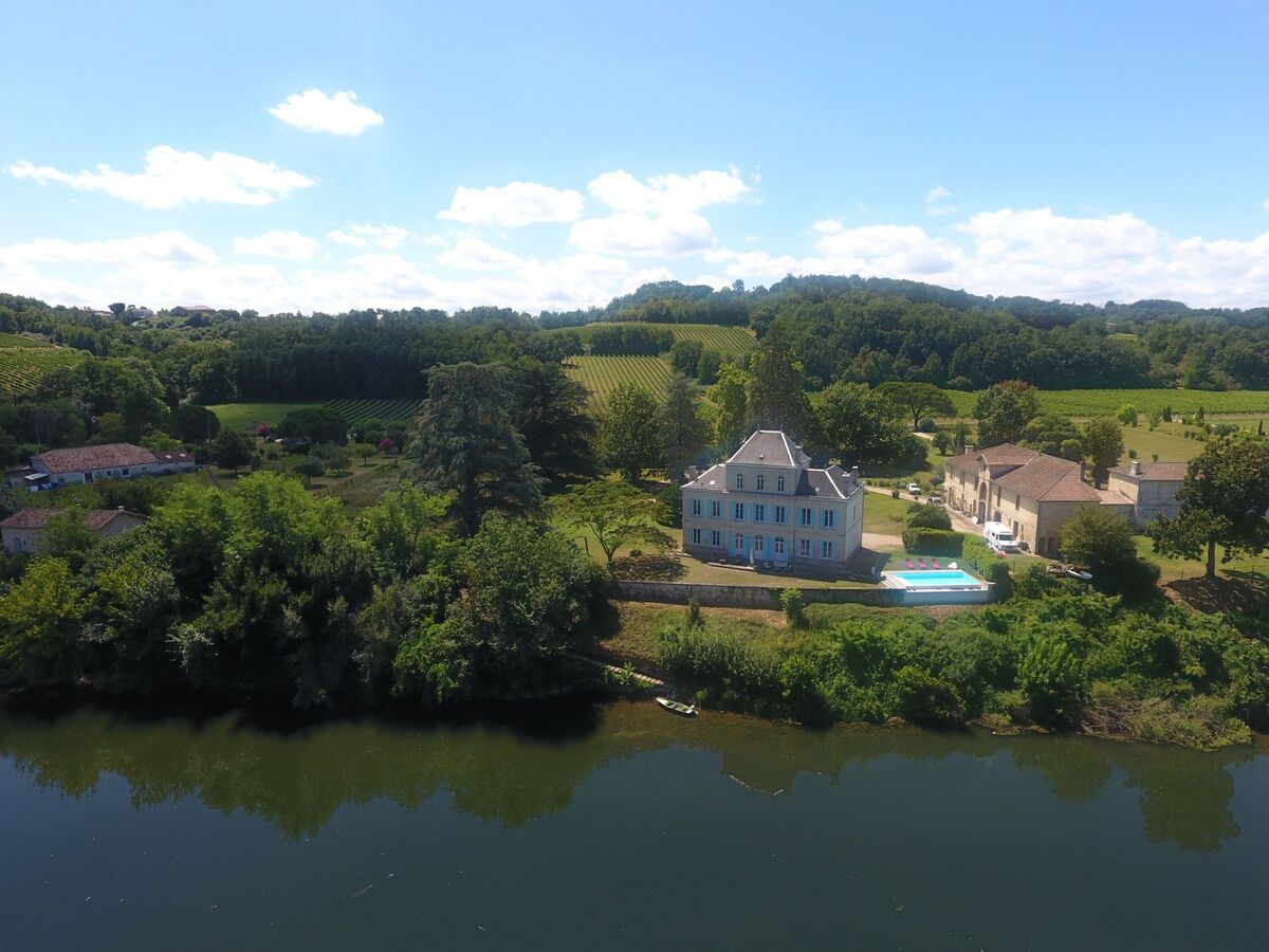 Le Clos Castaing, château sur la Dordogne avec piscine débordement - Photo 2