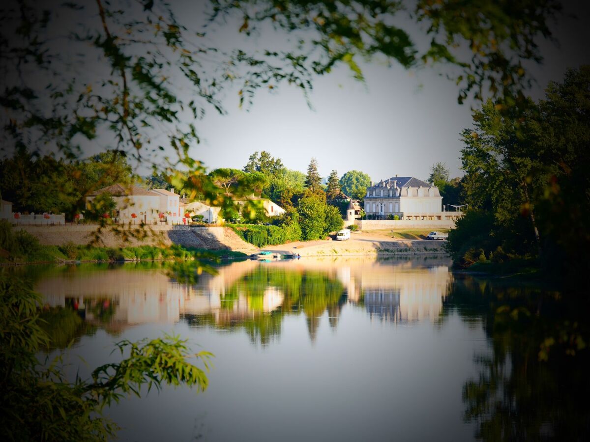 Le Clos Castaing, château sur la Dordogne avec piscine débordement - Photo 39