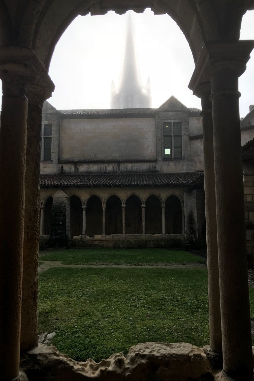 Le Clos Castaing, château sur la Dordogne avec piscine débordement - Photo 48