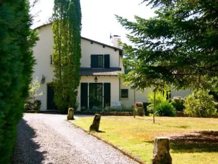 mit Garten, Grill und Terrasse, Maison 10 personnes à Marcillac la Croisille - Photo 2
