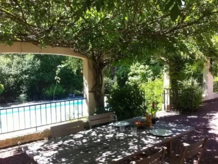 mit Garten, Grill und Terrasse, Maison 10 personnes à Marcillac la Croisille - Photo 5