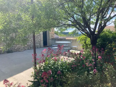 Dorfhaus in provencal mit Pool, Maison 7 personnes à Chamaret - Photo 1