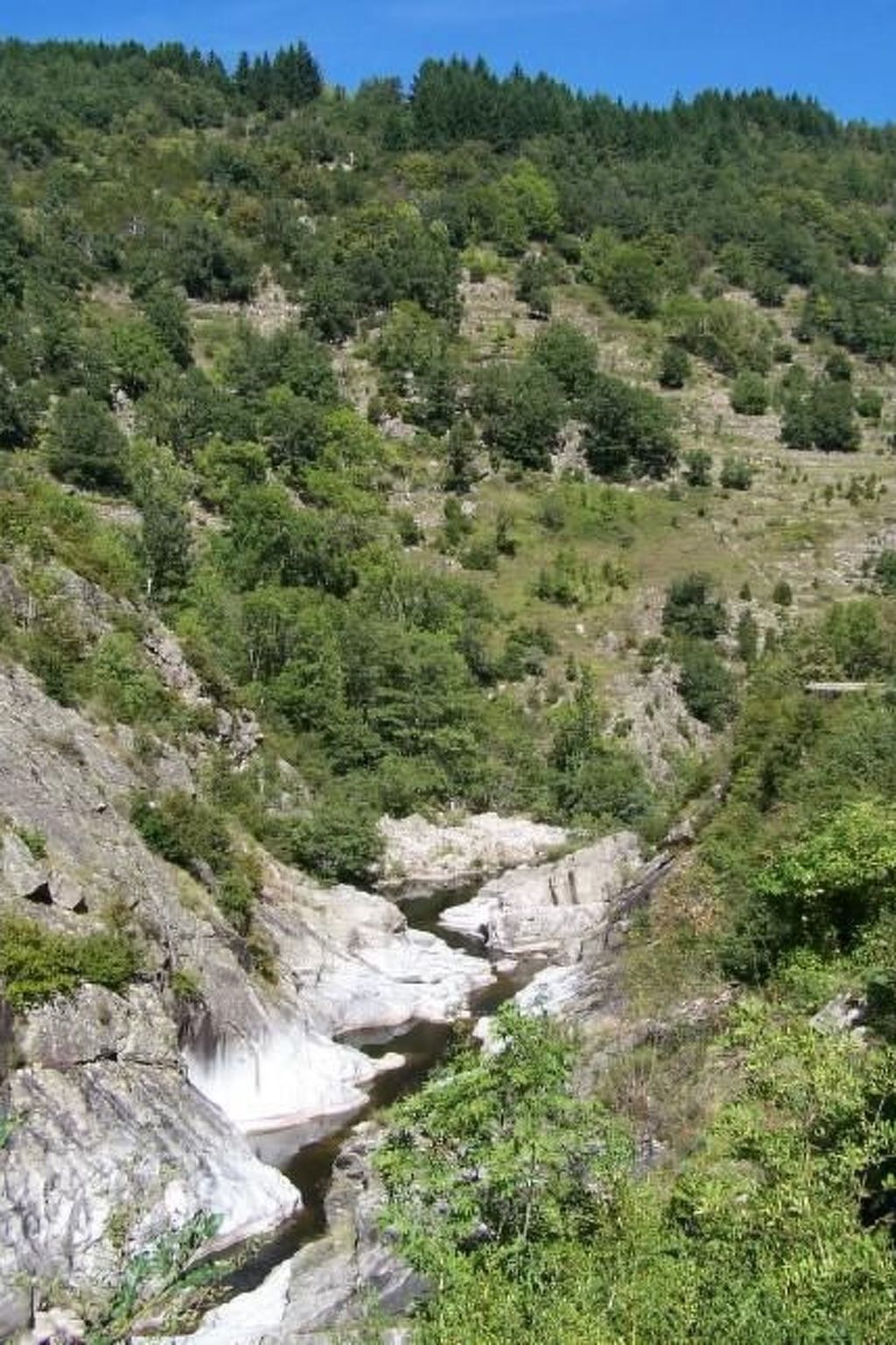 Maison pierre 7 pers. – Terrasse sud, vue vallée Ardèche - Photo 17