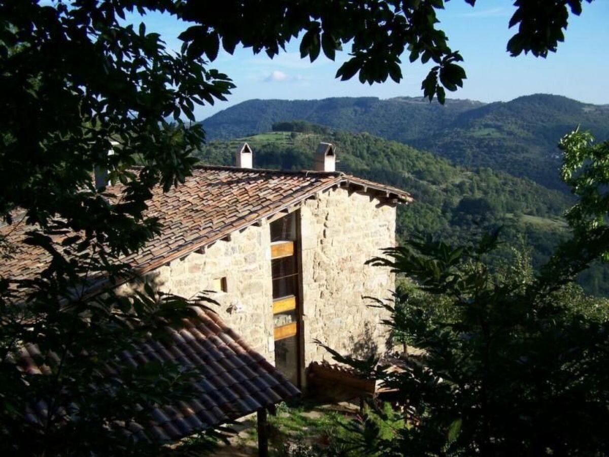 Maison en pierre du XIVe siècle à Gluiras, vue vallée de la Glueyre - Photo 3
