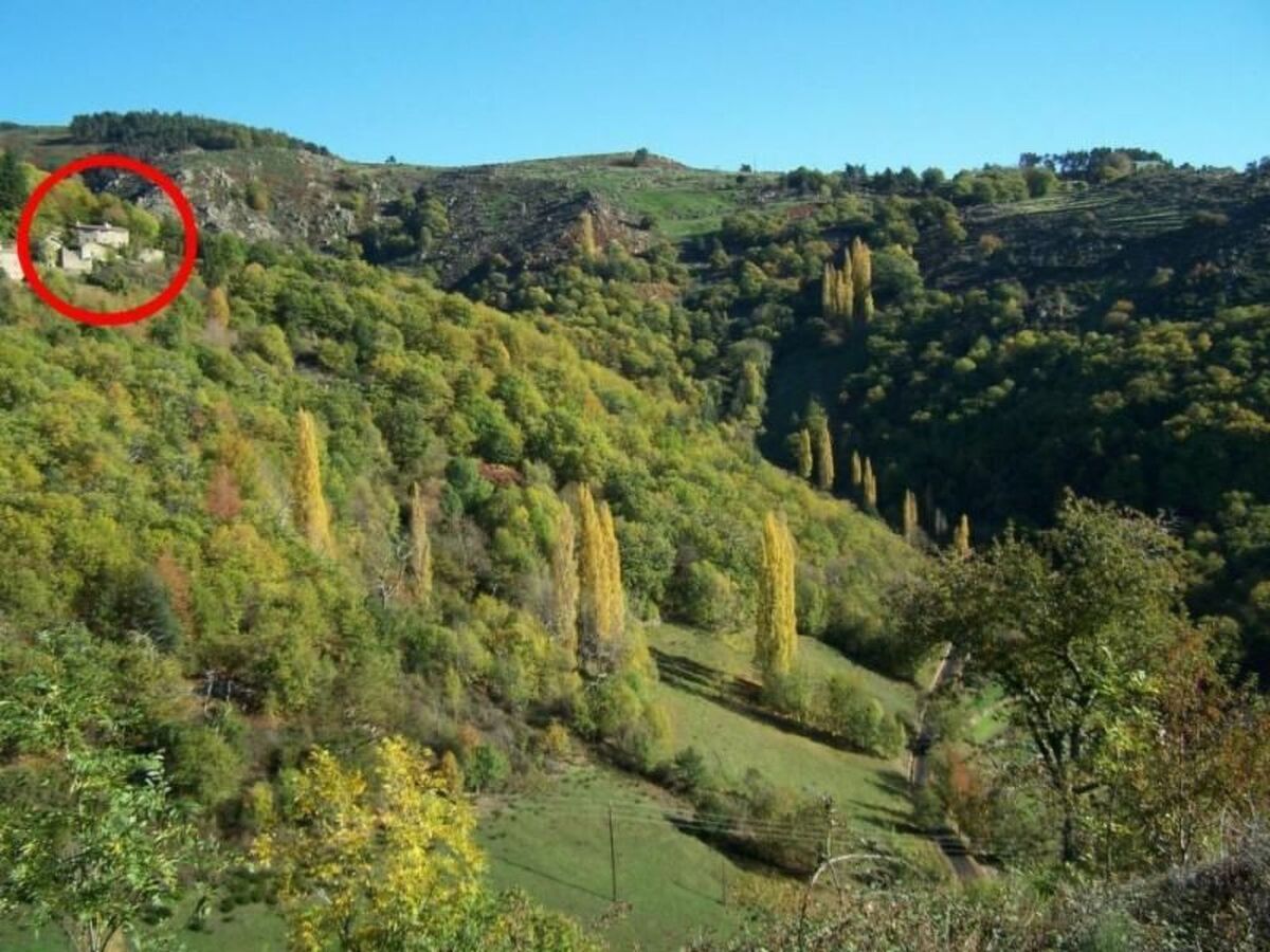 Maison en pierre du XIVe siècle à Gluiras, vue vallée de la Glueyre - Photo 4