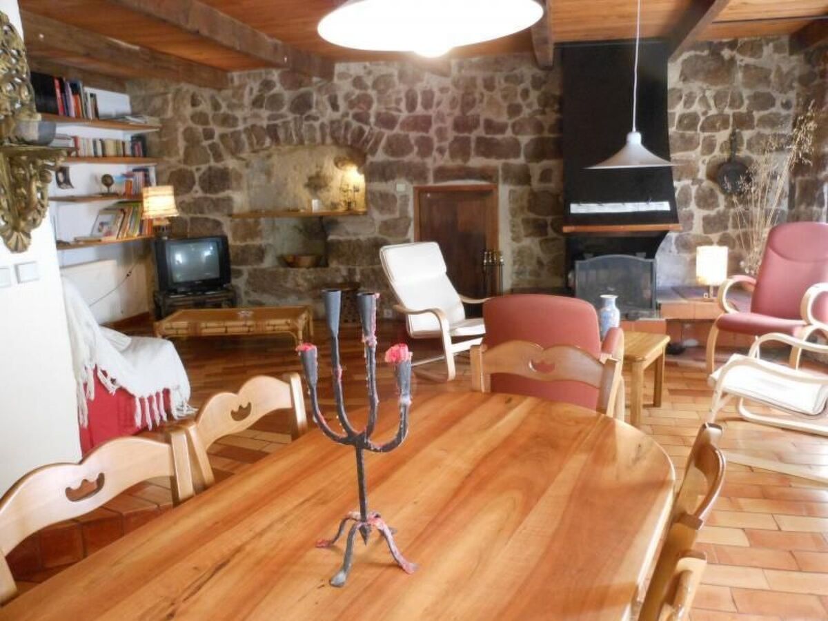 Maison en pierre du XIVe siècle à Gluiras, vue vallée de la Glueyre - Photo 9