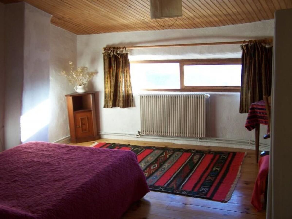 Maison en pierre du XIVe siècle à Gluiras, vue vallée de la Glueyre - Photo 11